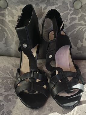 Guess Black Strappy Slingback Heels